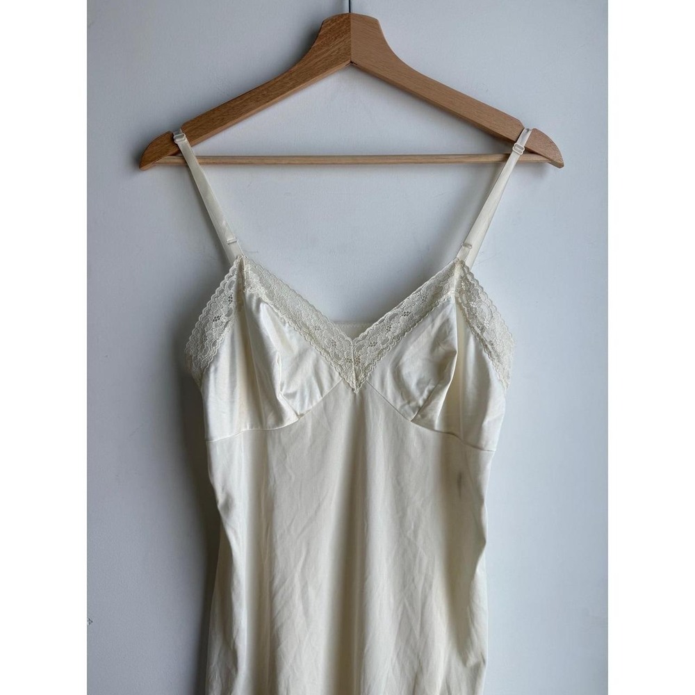 Vintage Vanity Fair Cream Silky Nylon Slip Dress with Lace Size M - Picture 2 of 7